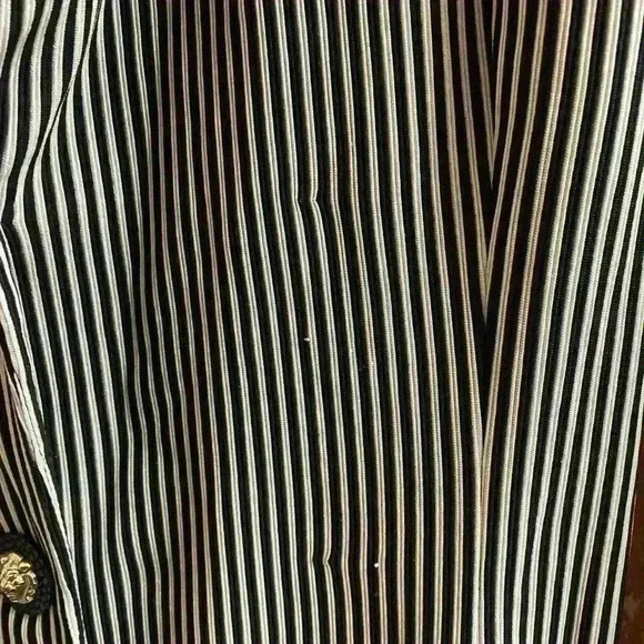 Black and white stripe blazer with shoulder pads very stretchy size medium - Picture 7 of 9
